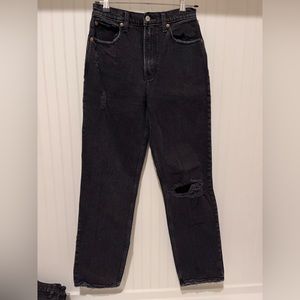 Ultra High Rise 90s
Straight Jeans